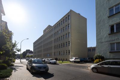 W miejscu rozebranej w latach 70. XX wieku "Janusz&oacute;wki" stoi dziś skrzydło Przychodni Specjalistycznej Nr 3 przy ul. Hoffmanowej 8a. Fot. Grzegorz Bukała UM Rzeszowa